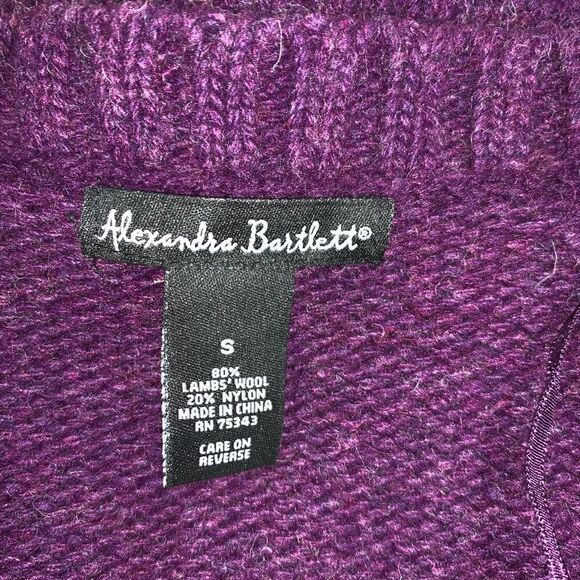 Alexandra Bartlett purple wool blend cardigan with eyelet closure - Picture 2 of 7